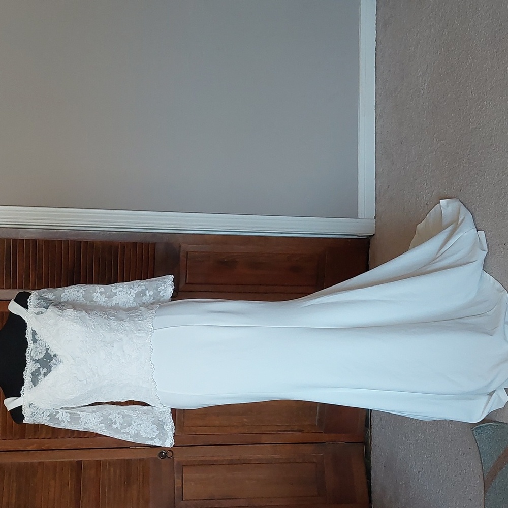 White Lace Off The Shoulder Bridal Cover-Up Sz 10